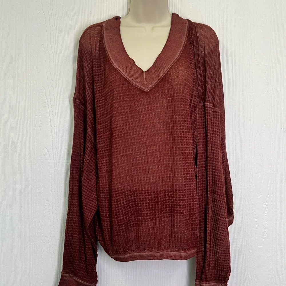 Free People - Double Dare South Side V Neck Lightweight Thermal Blouse Size Med